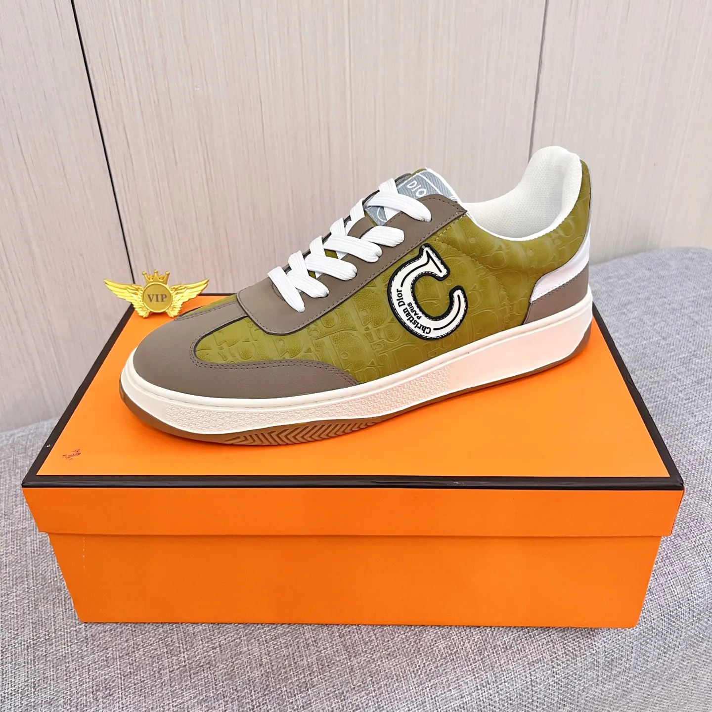 🚘🚘Factory batch 400💰[Dior]🔥Men's high-end brand of shoes official website 1:1 latest masterpiece: the upper is made of first-layer cowhide imported from Italy with a comfortable and breathable lining➕original non-slip and wear-resistant outsole🔥, making walking more convenient and comfortable! An exclusive new model, a stunning work, a beautiful 1:1 replica [color] compared to the official quality! Create a fashionable personality to set off your uniqueness! A must-have for trendy men! Classic🔥Size: 38-44 Color: 🔥Multiple colors available🔥.